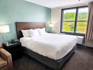Sleep Inn & Suites near Spirit Mountain - 4