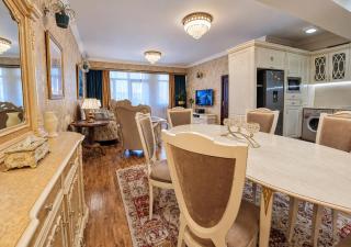 Luxury Rooftop Terrace Apartment - Mountain & City Views - 0