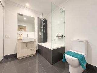 Your Cosy City Escape Spacious 3BR - 6