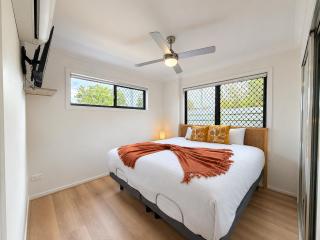 Your Cosy City Escape Spacious 3BR - 1