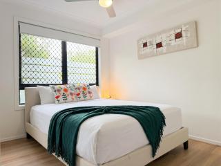 Your Cosy City Escape Spacious 3BR - 5