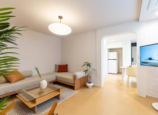 Jongno Hyehwa Station ,DDP 4 min, Myeongdong 8 min , Gyeongbokgung Palace, Free parking, Free luggage storage - 6