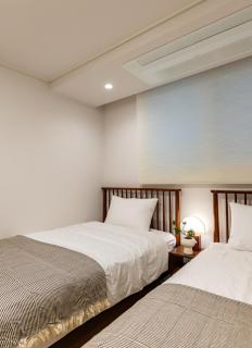 Jongno Hyehwa Station ,DDP 4 min, Myeongdong 8 min , Gyeongbokgung Palace, Free parking, Free luggage storage - 2