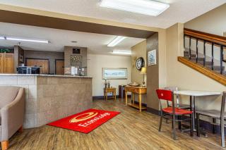 Econo Lodge Sioux Center - 3