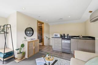Cosy Bush Studio Near Airport - 7