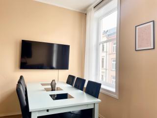 3BR apt at Grünerløkka x 55 inch smart TV x Kingsize beds - 2