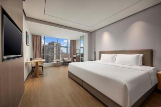 Holiday Inn Express Chongqing Yangjiaping - 5