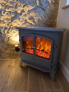 The Hilltop Hideaway, Matlock Bath - Cosy Stone Cabin with Hot Tub & Valley Views - 5