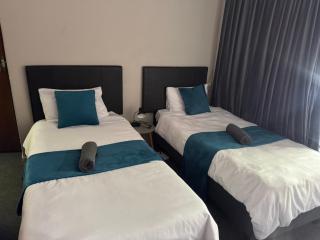 Gems at 1124 Pretorius - 7
