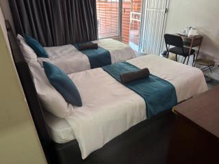 Gems at 1124 Pretorius - 8