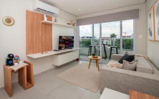 Chic Urban Flat walk to Malls with Pool and Gym - 0
