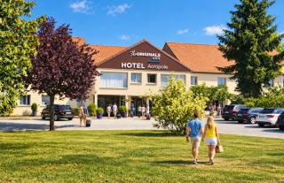 Hotel The Originals Bernay Acropole - 0
