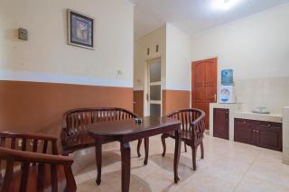RedDoorz Plus At Grand Yustik Sukabumi - 8