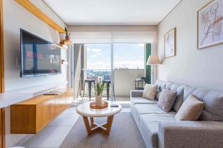 First Living 2BR Rooftop Pool Gym & Parking - 0