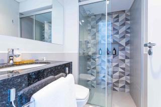 First Living 2BR Rooftop Pool Gym & Parking - 3