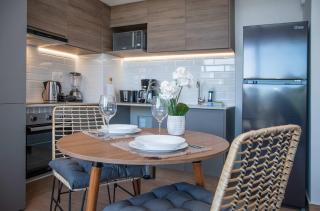 Stylish Hassler One-Bedroom with Pool Gym - 4