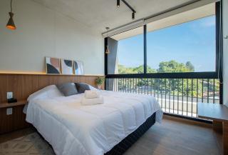 Stylish Hassler One-Bedroom with Pool Gym - 3