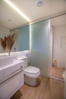 Stylish Hassler One-Bedroom with Pool Gym - 1