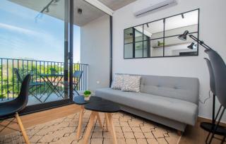 Modern Hassler Apt Great View Pool & Gym Access - 9