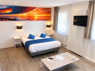 Hotel The Originals Bernay Acropole - 9