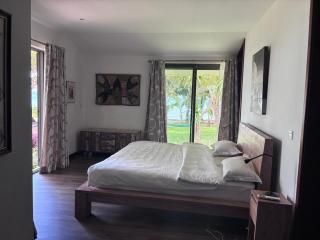 Villa Aurea - Private Waterfront Residence with Pool - 3