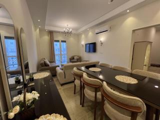 The Grand Blue - Luxury Lakeview Retreat in Latin Settlement - 6