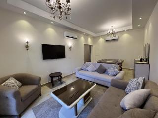 The Grand Blue - Luxury Lakeview Retreat in Latin Settlement - 8