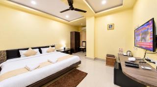 The Roi Yal Hotel In Guwahati - 3