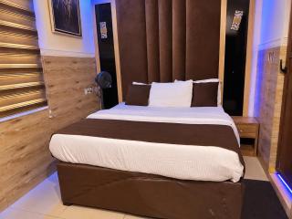 Lavana Gold Hotel & Suites - 1