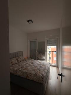 Cozy apartment ne qender te pejes - 8