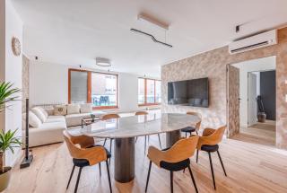 Skyline Penthouse with Jacuzzi and Huge Terrace - 3