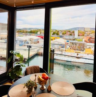 Premium Waterfront 2BR Apt with Balcony and Parking - 5