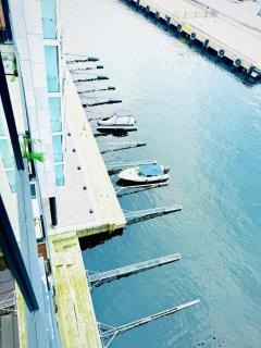 Premium Waterfront 2BR Apt with Balcony and Parking - 7