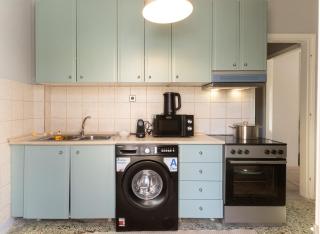 Urban Nest - 2BR by the White Tower - 4