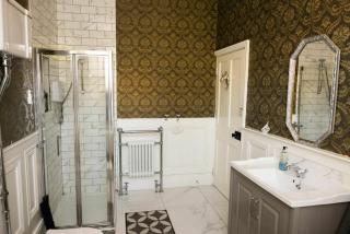 Beach Views Elegant & Modernised 5BD Period Home - 3