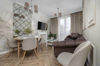 Przestronny Apartament z 5 Sypialniami oraz Sauną w Kielcach by Noclegi Renters - 0