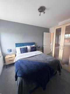 Modern 2 Bed Apt in Shirley Solihull Free Parking - 8