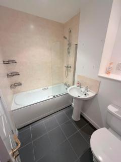 Modern 2 Bed Apt in Shirley Solihull Free Parking - 2