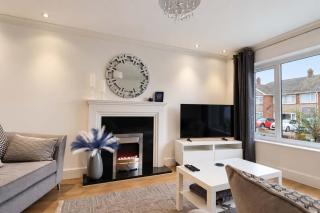 Effortless Stays 2BR South Anston FREE Parking - 0