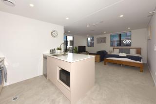 Stylish Studio Stay Near Christchurch Attractions - 5