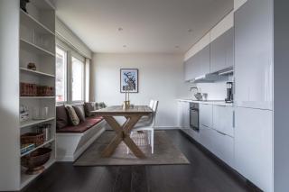 3BR Flat for 6 with Lake Views & Sauna - 3