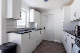 Sunderland Spacious House Sleeps 5 - 3