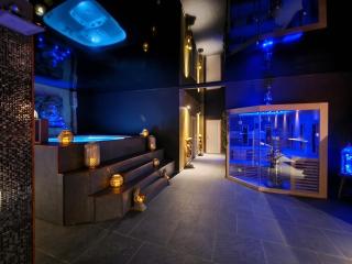 Villa with Private Pool in Hamois 350 m² - 2