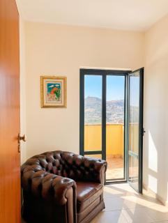 Refined Villa in Enna with Private Pool - 4