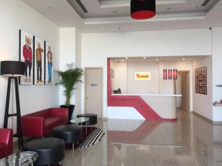 Red Fox by Lemon Tree Hotels, Sector 60, Gurugram - Gurgaon - 5