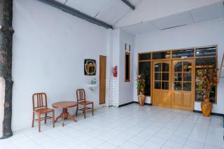 RedDoorz at Bluerose Homestay Tambi Dieng - 9