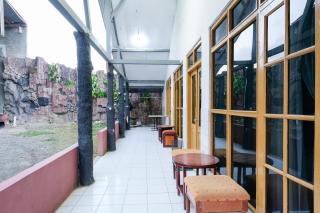 RedDoorz at Bluerose Homestay Tambi Dieng - 7