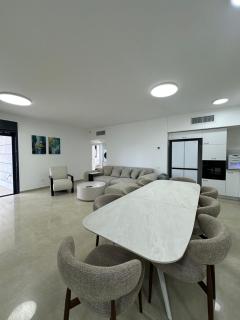 Luxury Sea View Apt for Groups | Private Parking - 9