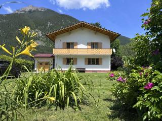 Chalet Villa Alpen Lodge - 9
