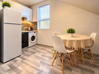 GRAND CENTRAL APARTMENTS-Ed - 2